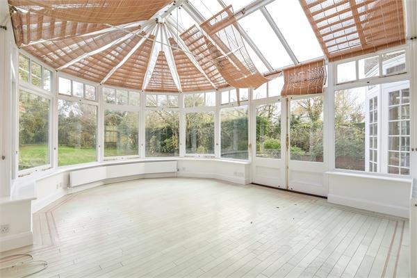 5 bed property in Uphill Road, Mill Hill